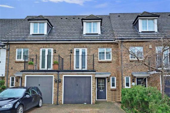 3&nbsp;Bedroom&nbsp;Town House